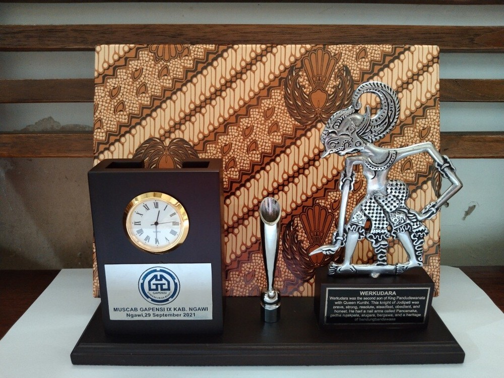 Pen Holder Wayang Indonesia