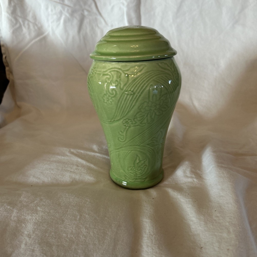 Max Factor Khara Fantasy Milk Bath Covered Jar R12