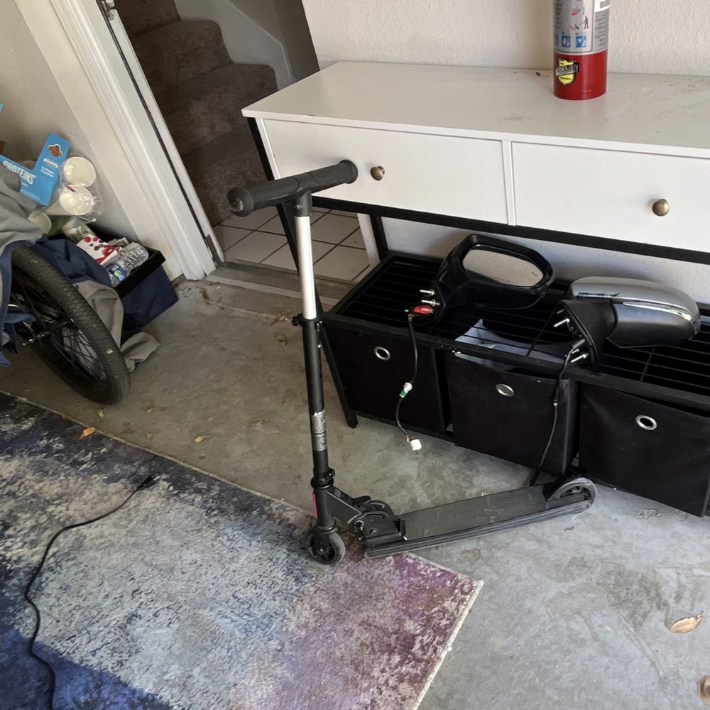 Black Adjustable Kick Scooter with Adjustable Handlebar