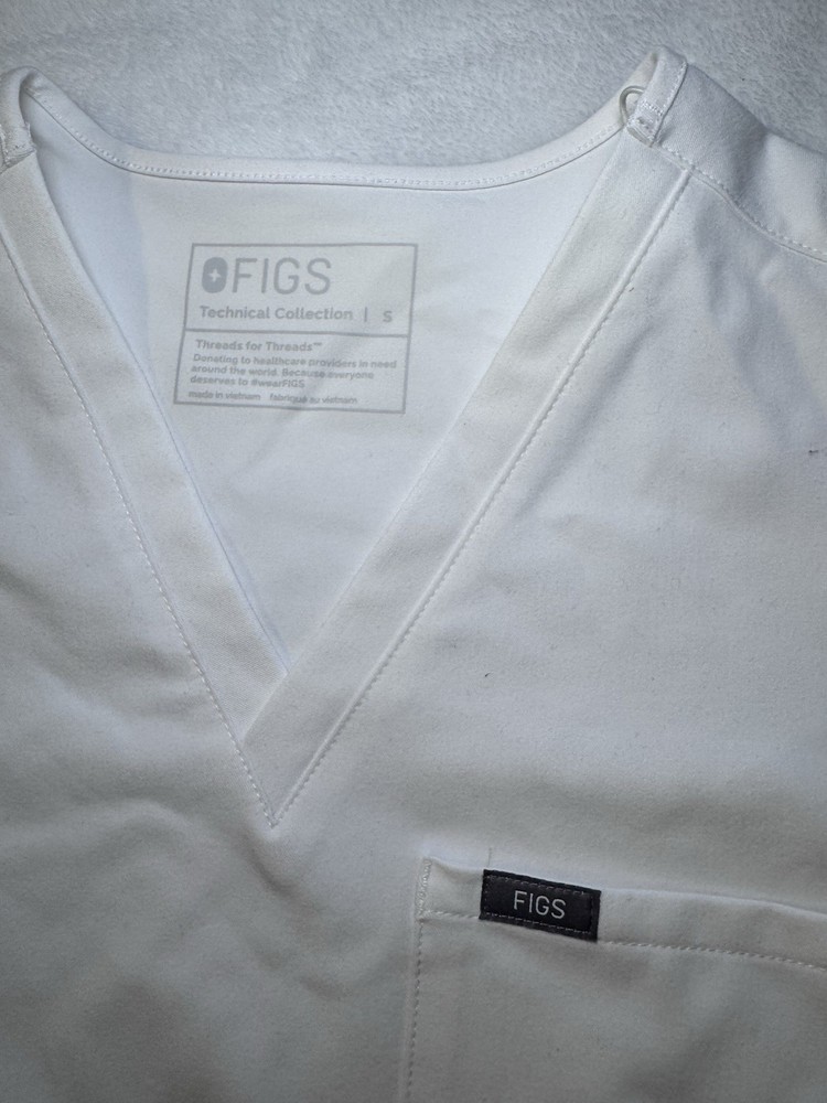 Figs Scrub Top In White Size Small