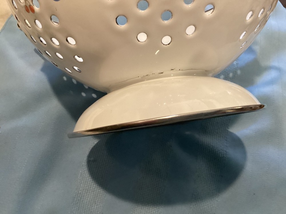 New White Pedestal Enamelware Fruit Decor Colander