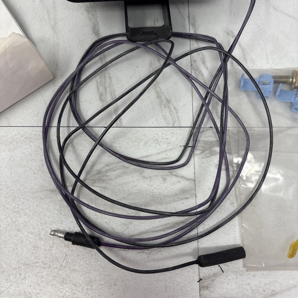Genuine OEM John Deere Auxiliary Forward Lighting Kit LVB25023 (Missing 1 Lamp)