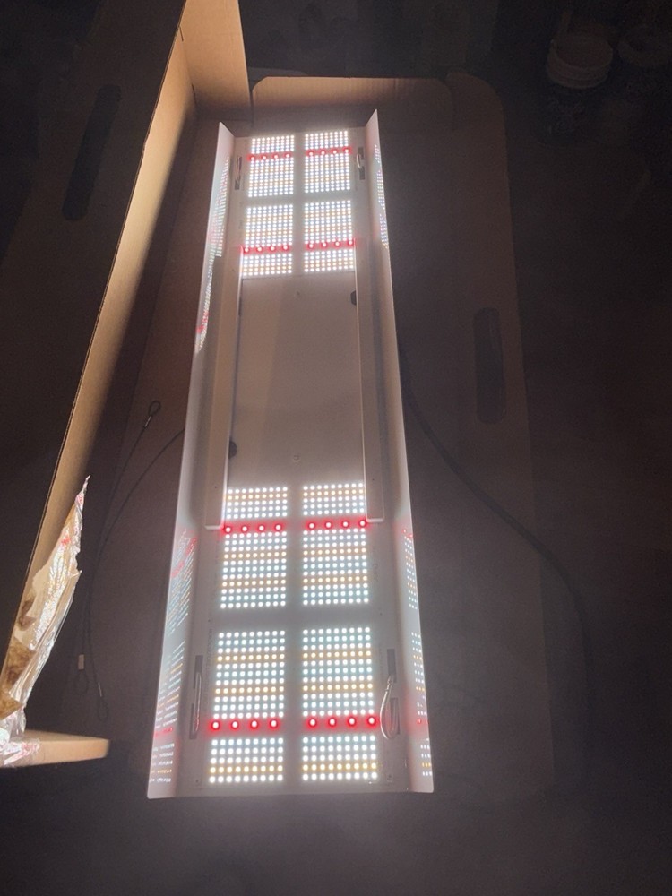 Horticulture Lighting Group HLG-350 Diablo + AI controller AC infinity