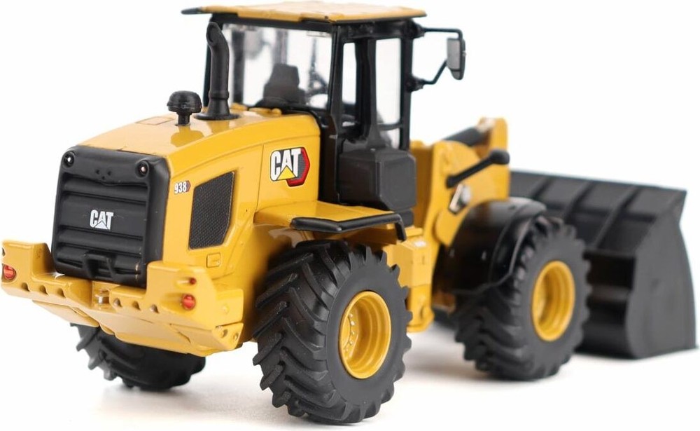 Cat 938 Wheel Loader in 1:50 scale by Diecast Masters