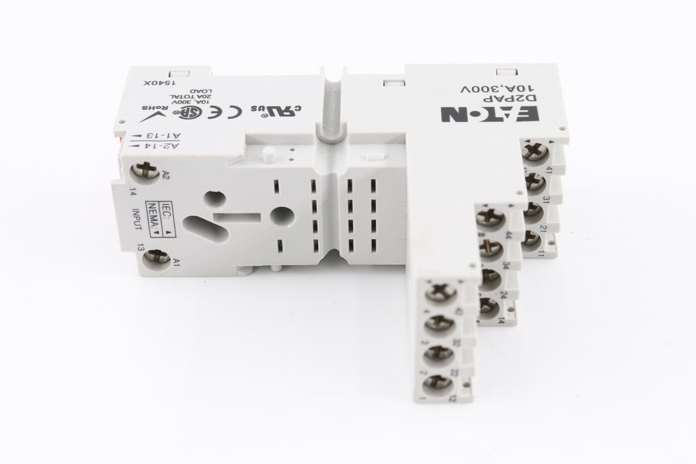 EATON D2PAP 10A 300V 14-BLADE RELAY SOCKET
