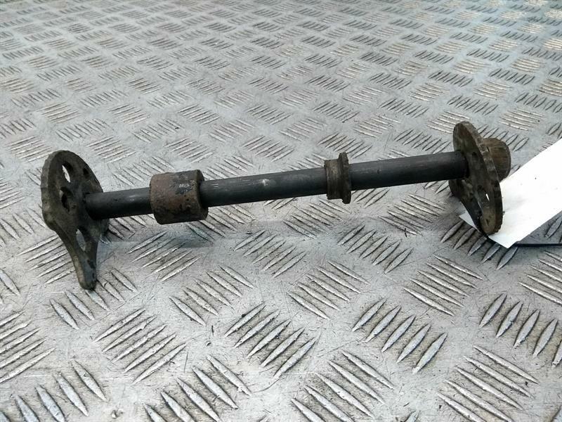 Yamaha SR 125 (1997) Wheel Spindle Rear
