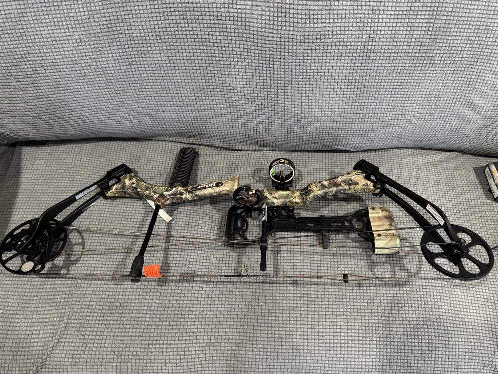 Bear Archery Encounter Right Hand 29" 70 lbs. Draw Hunting Compound Bow Extras