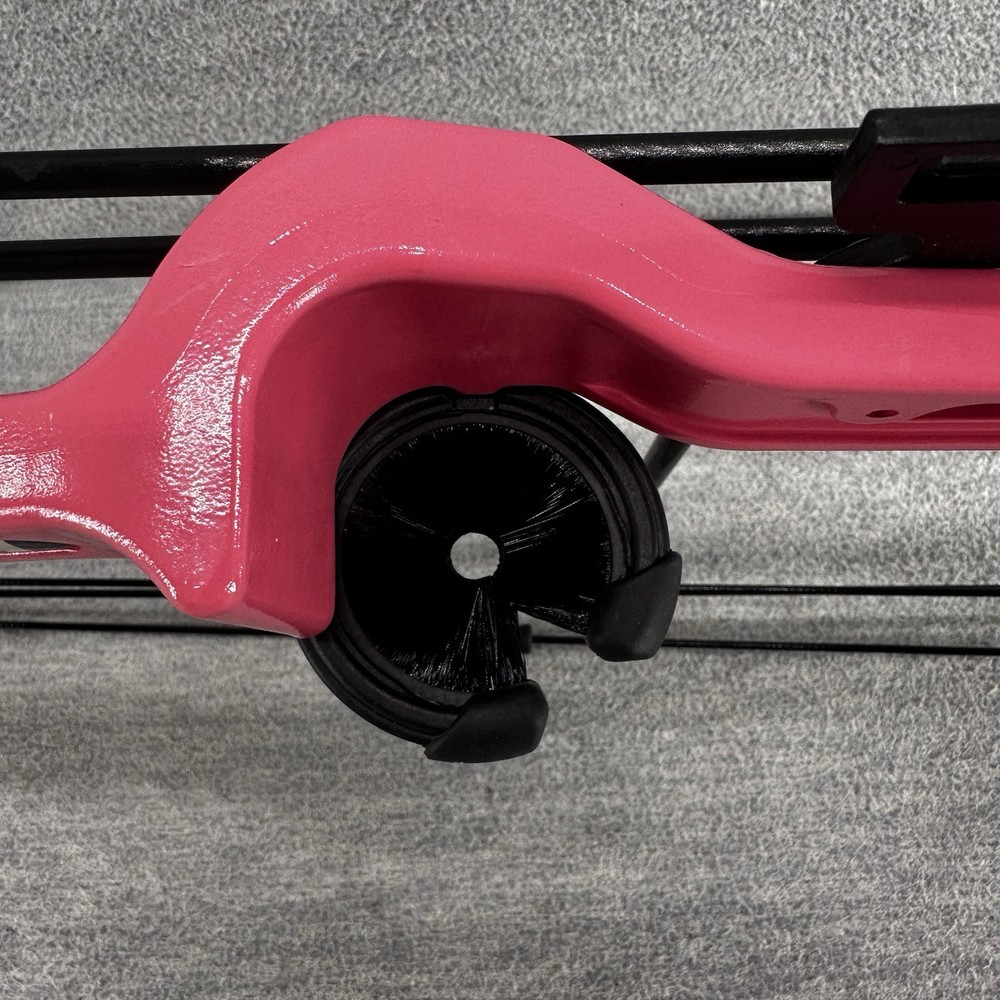 BEAR BRAVE III - Compound Bow Youth Pink & Black 27"
