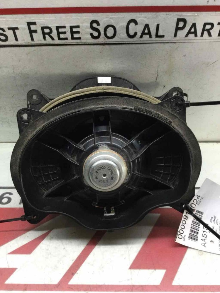 11 LEXUS LS460 Speaker