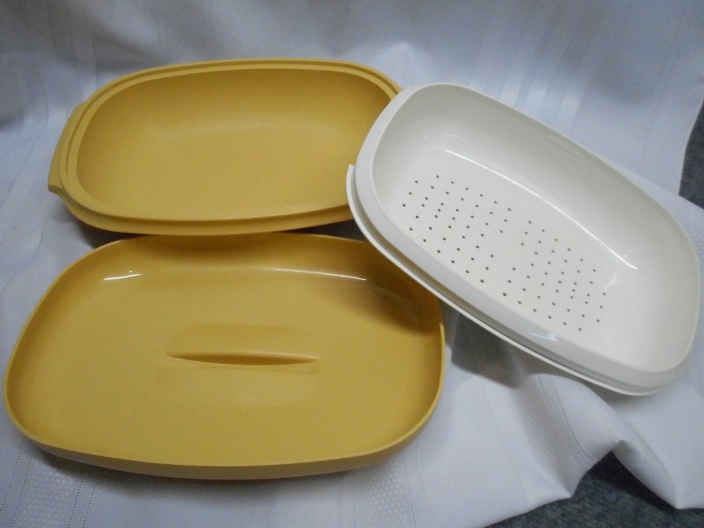 VINTAGE TUPPERWARE GOLD OVAL STEAMER INSERT AND LID EXCELLENT