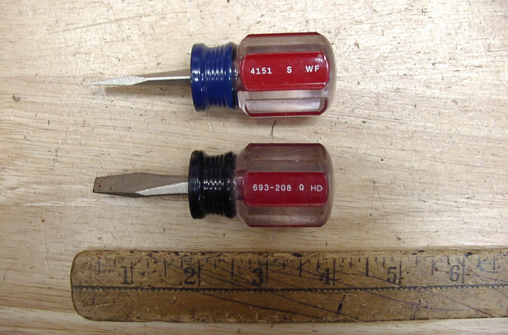 4 Plastic Handle Stubby Screwdrivers,Including Husky,Craftsman,& 2 Unbranded