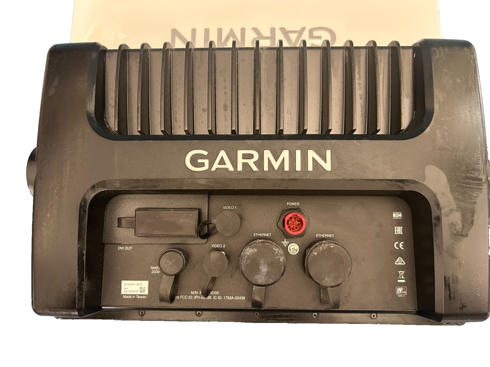 Garmin GPSMAP 7612 chart plotter