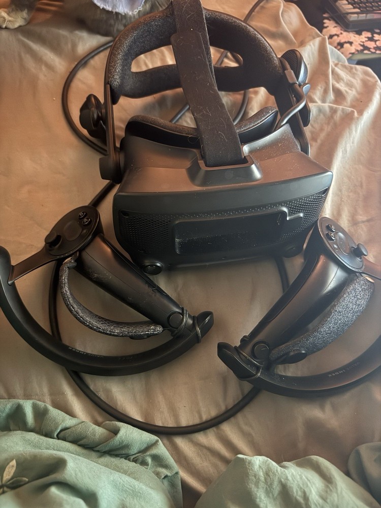 Valve Index VR Headset Black with Controllers for PC & Console