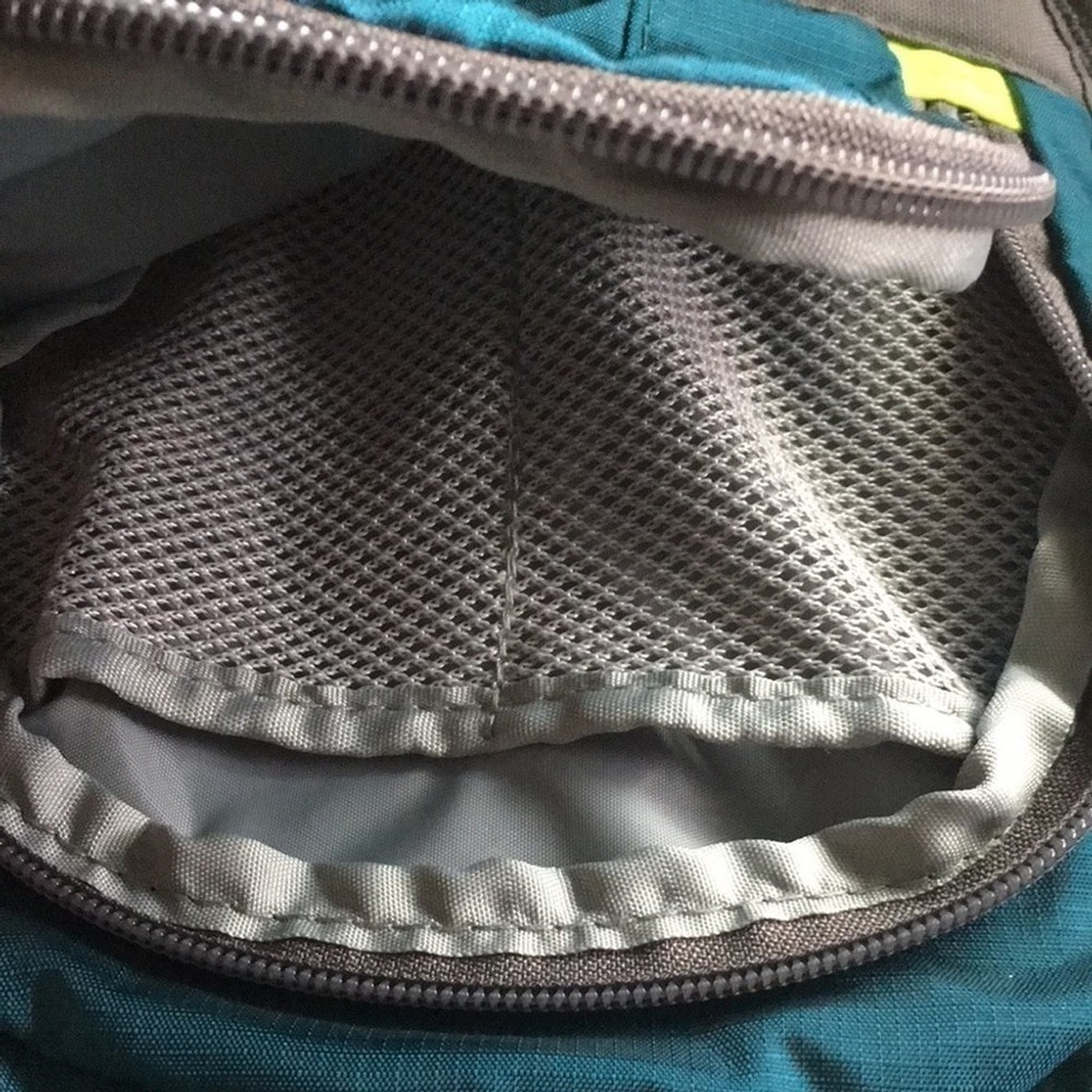 HIGH SIERRA HYDRAHIKE 2L Hydration Backpack Bag