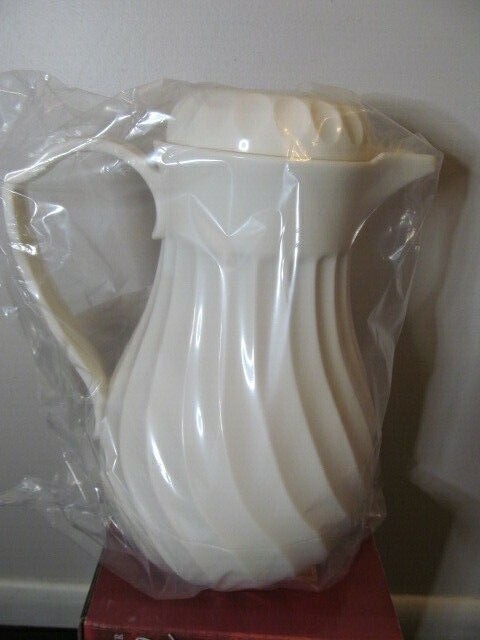Connoisserve The Dependable Beverage Server 40 oz w Unbreakable Thermal Lining