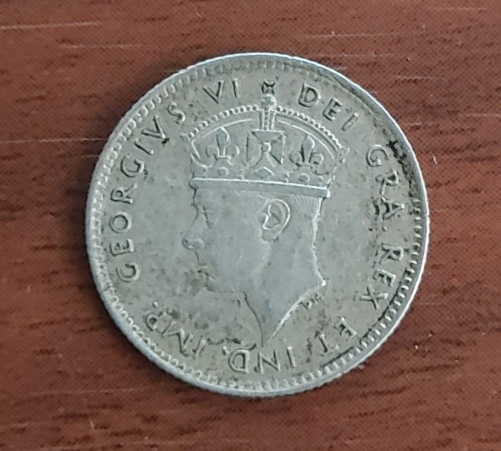 1945 C Newfoundland 5 Cent Silver Coin 