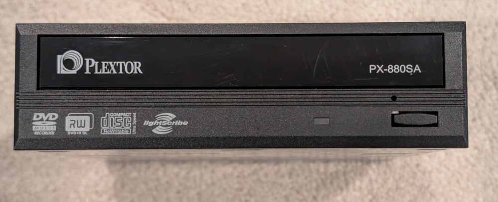 PLEXTOR Model PX-880SA-26 DVD/CD Rewritable Drive