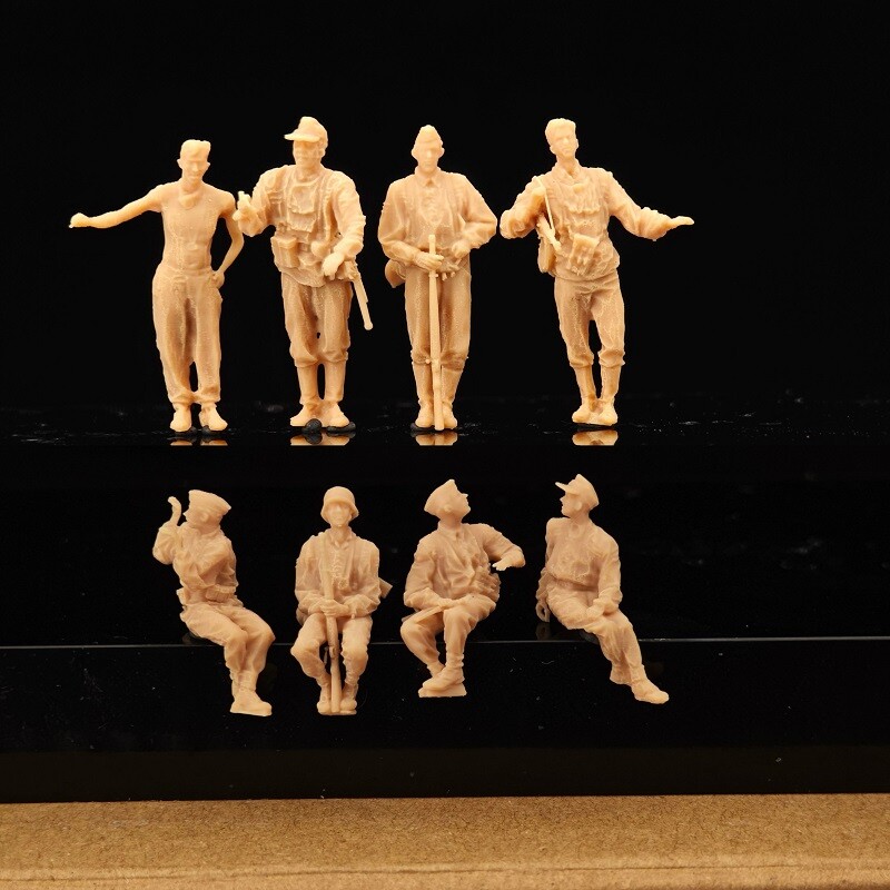 3D printed 1/72 WW II Germany "Spring Tank force Half-track Crew" 8 man model
