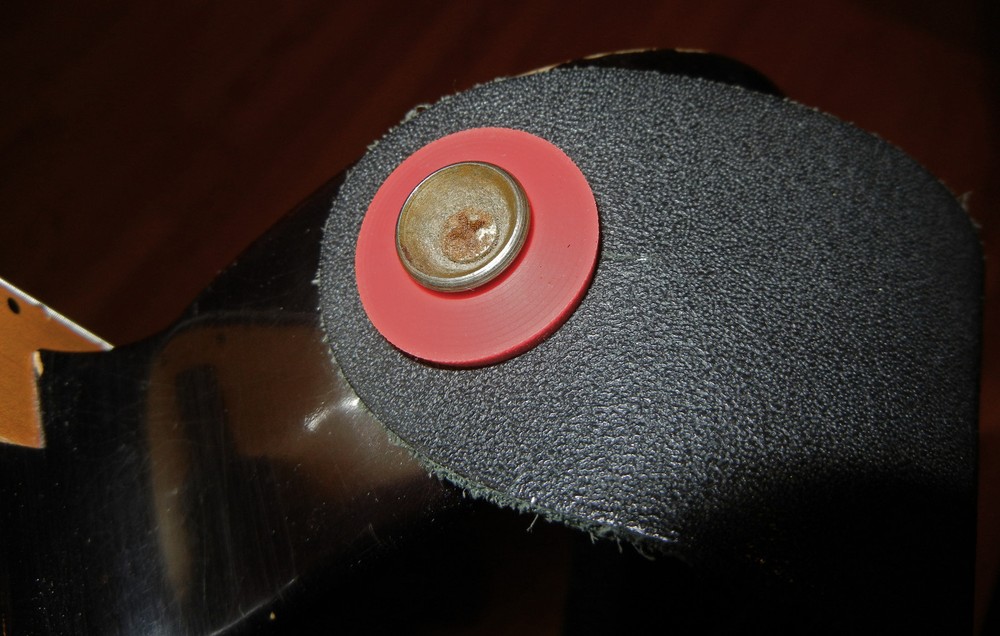 Four Light RED Rubber Guitar Strap Locks - Classic Design & Great Reliability