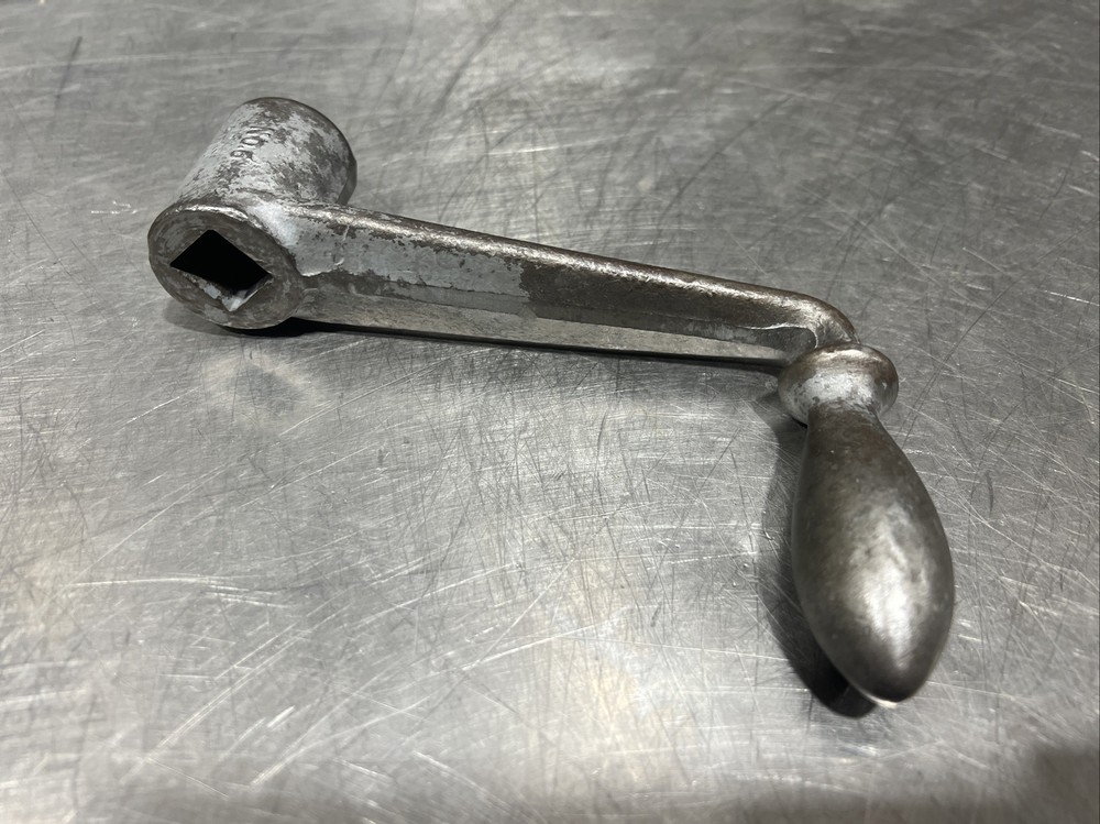 Vintage Williams No 6 cast iron milling machine handle
