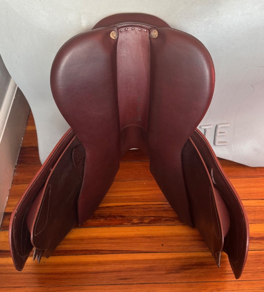 17.5" Devoucoux Biarritz O Saddle - 2020 - 2A - Full Buffalo