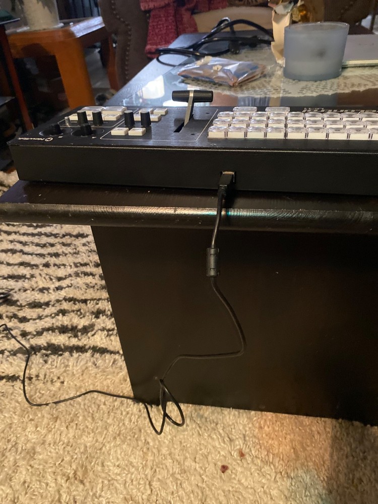 NewTek LiveControl LC-11 USB Controller(No Power)