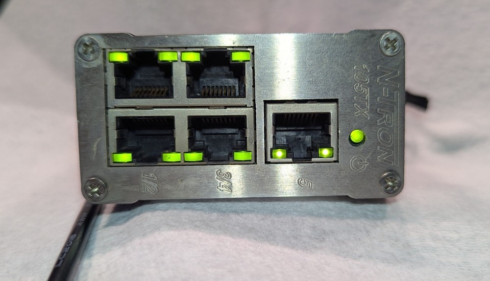 N-TRON 105TX  INDUSTRIAL ETHERNET SWITCH - Tested And Working