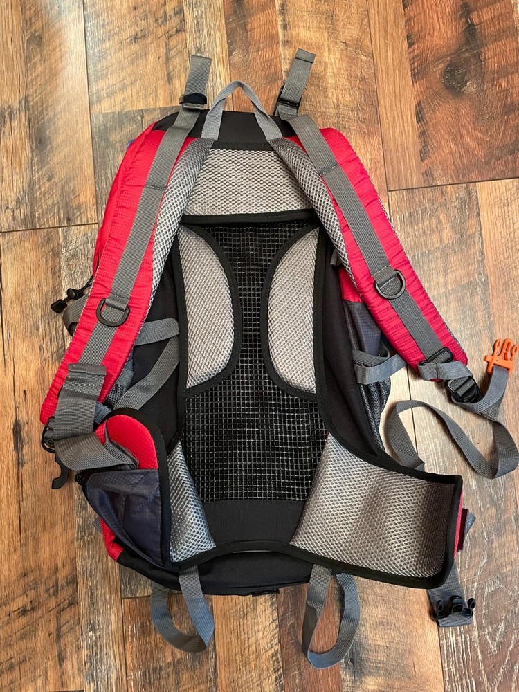 AOTU Explore 40L hydration ready backpack - Red - with raincover