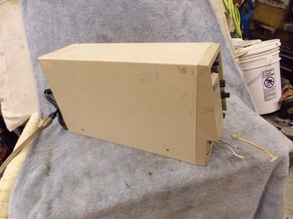 Waters Millipore Lambda Max 481 LC Spectrophotometer Variable Wavelength Detect