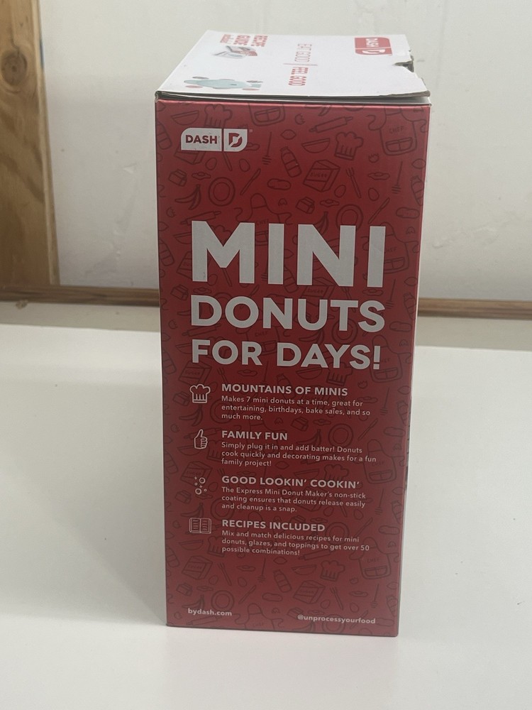 Dash Express Mini Donut Maker – Makes 7 Mini Donuts, Non-Stick