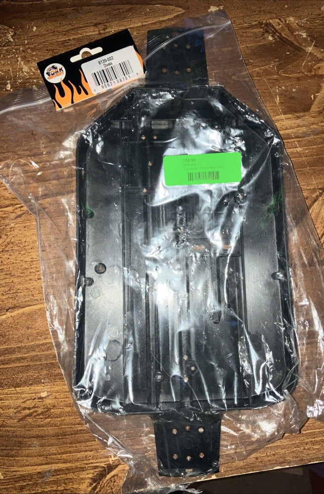 DHK Hunter Chassis 8135-002