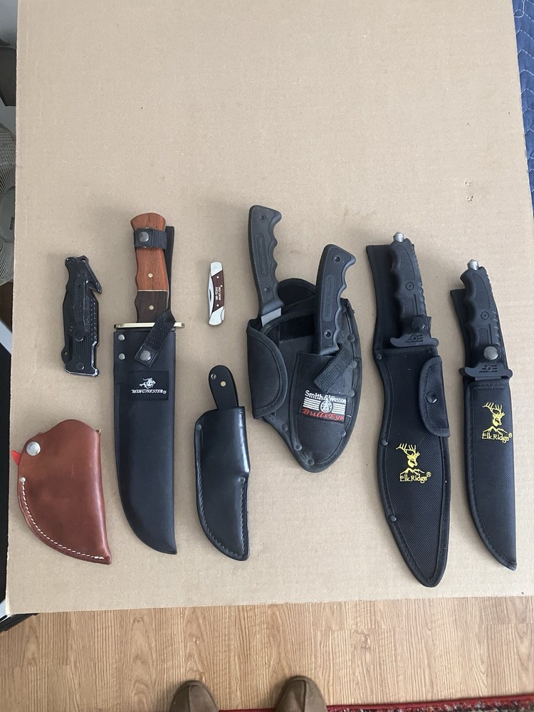 Buck, Smith & Wesson, Winchester Knives.