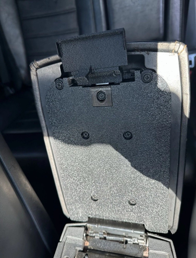 Dodge Challenger Center Console Back Plate+ Latch (# 1QG421DBAA) 2008 - 2014