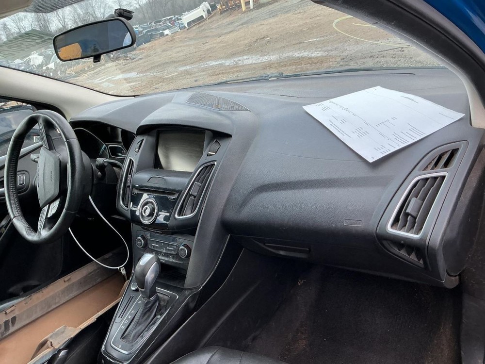 FOCUS 2015 Glove Box 4949933
