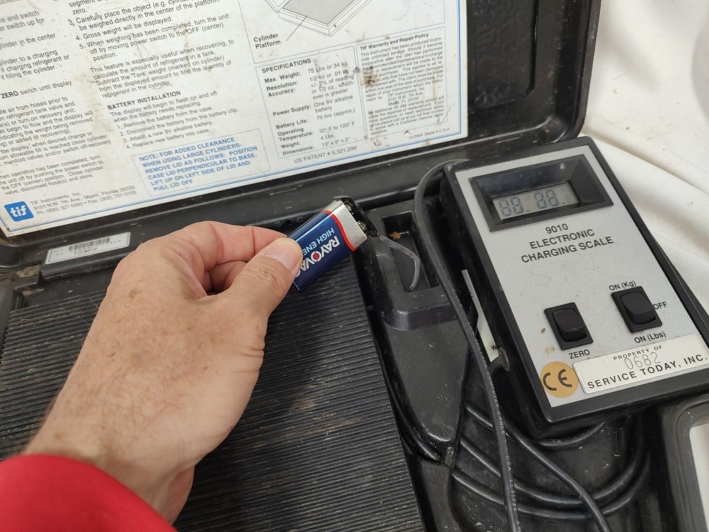 9010 Slimline Electronic Refrigerant Charging Scale - Tif Instruments