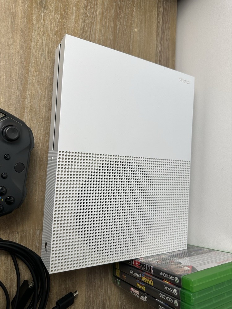 Xbox One S 1TB Console White Bundle 2 Controllers + 4 Games Tested Working