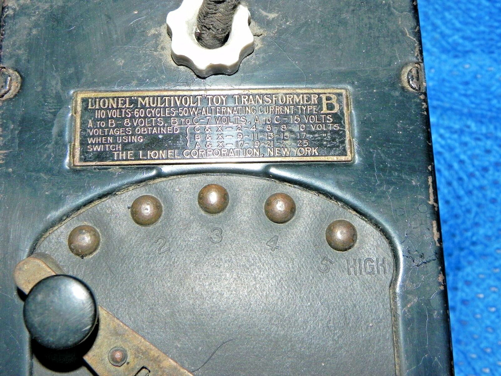 LIONEL MULTI VOLT Transformer TYPE B
