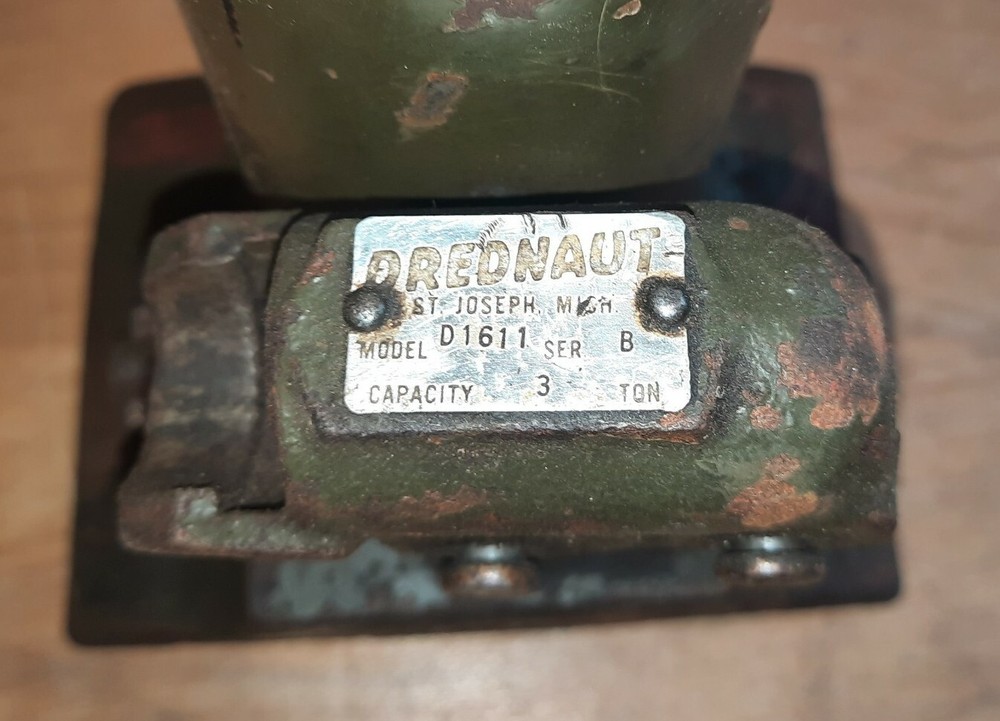 Vintage Drednaut Model D1611 Bottle Jack (1964)