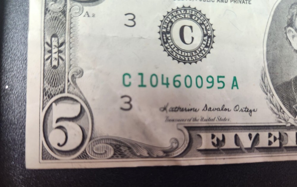 1985 5 dollar bill Miscut ERROR