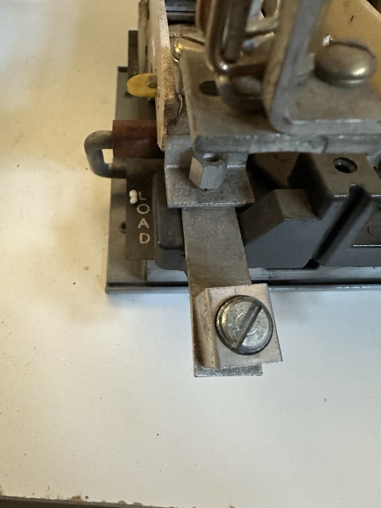 THC33 GENERAL ELECTRIC 100 AMP DISCONNECT