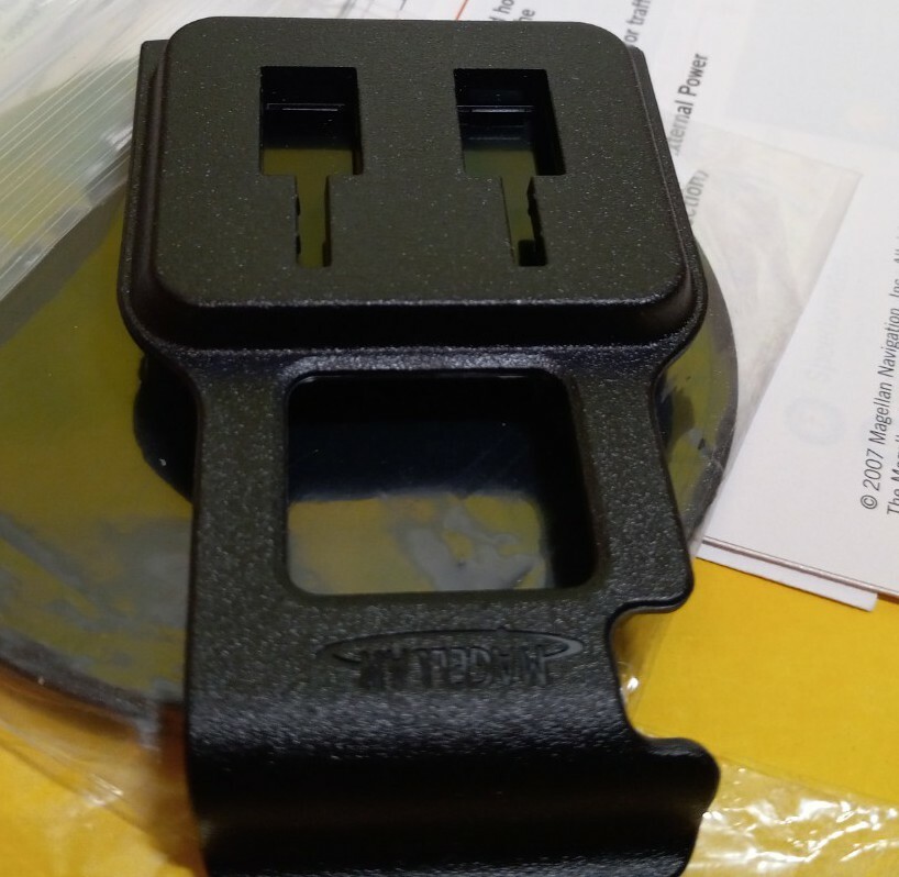 Magellan Maestro 3250 gps unit