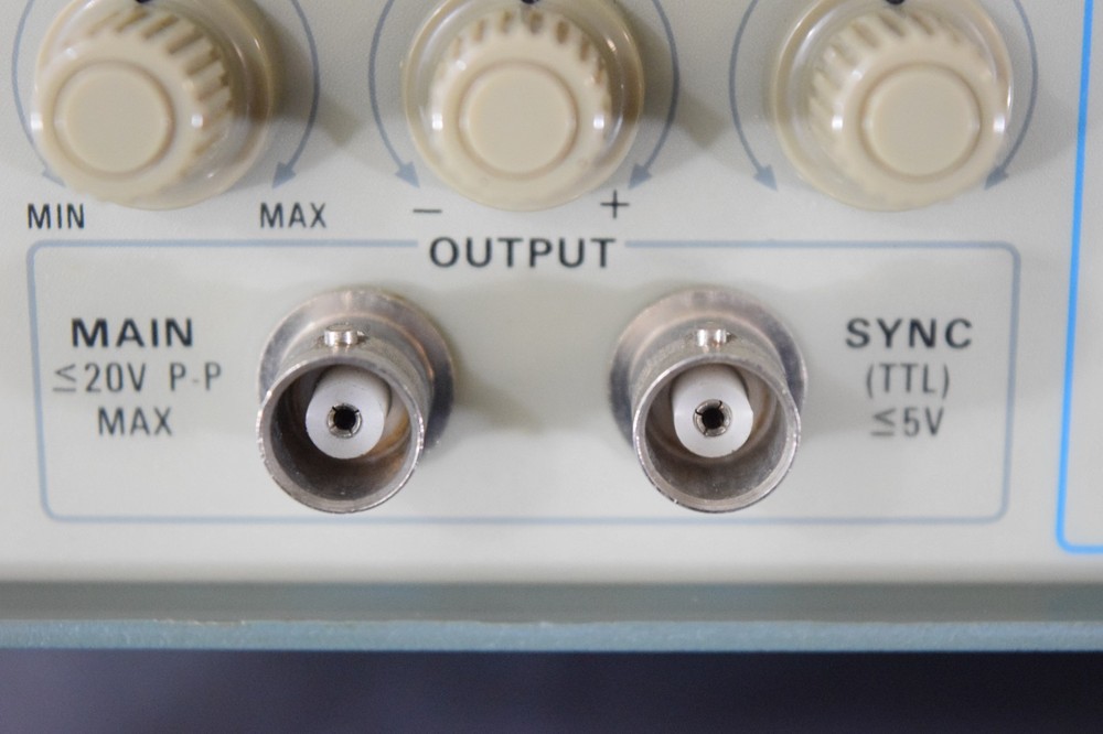 Tektronix CFG250 Function Generator 0.2Hz to 2 MHz
