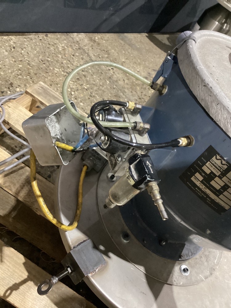 AEC WHITLOCK PVH-071G VACUUM HOPPER LOADER USED