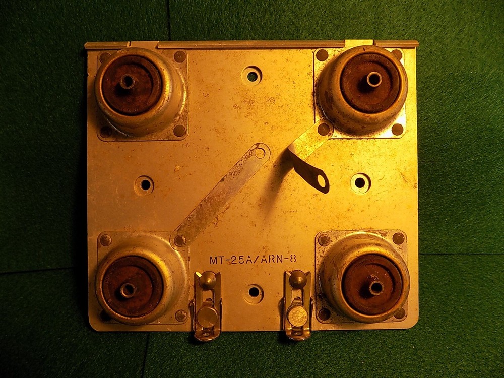 Shock Mounting Plate MT-25A/ARN-8 w/mounting plate USED