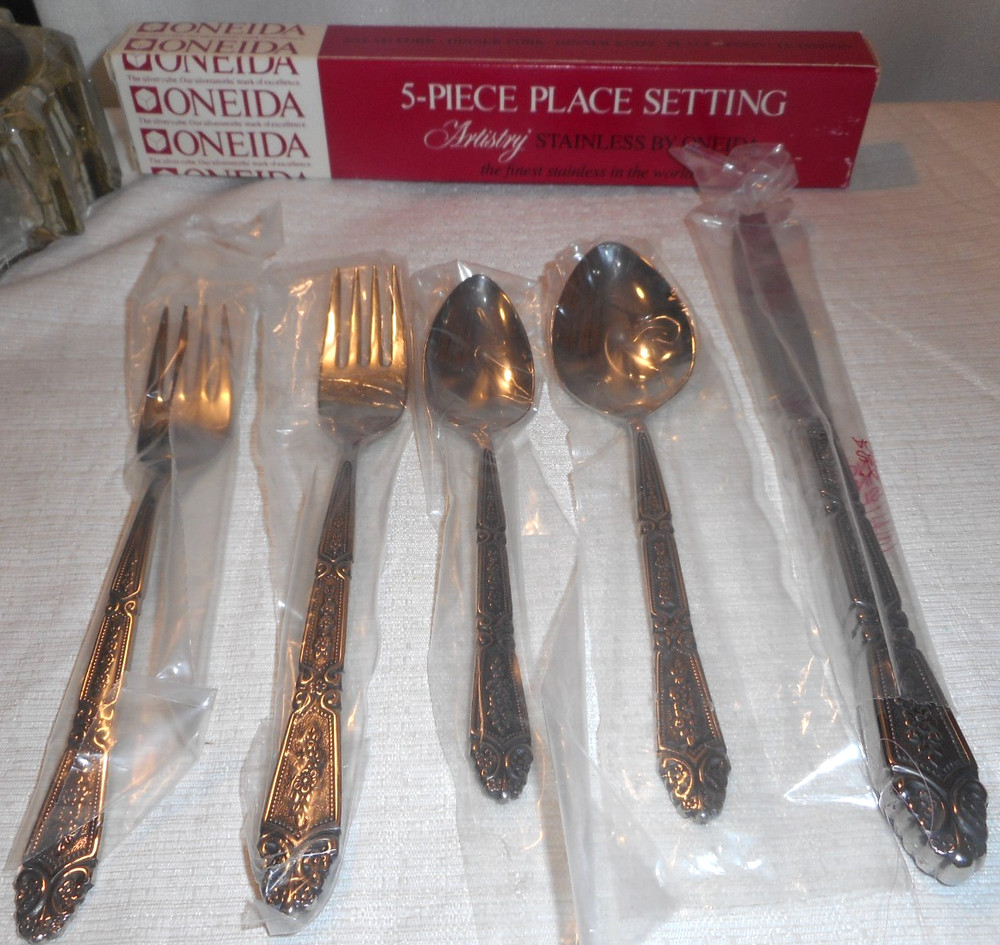 Oneida Stainless 5pc Place Setting Artistry DOWRY Pattern Forks Knife 2 Spoons