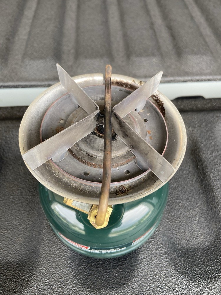 COLEMAN STOVE MODEL: 508A, CAMP STOVE WITH CASE, Dated 01-91
