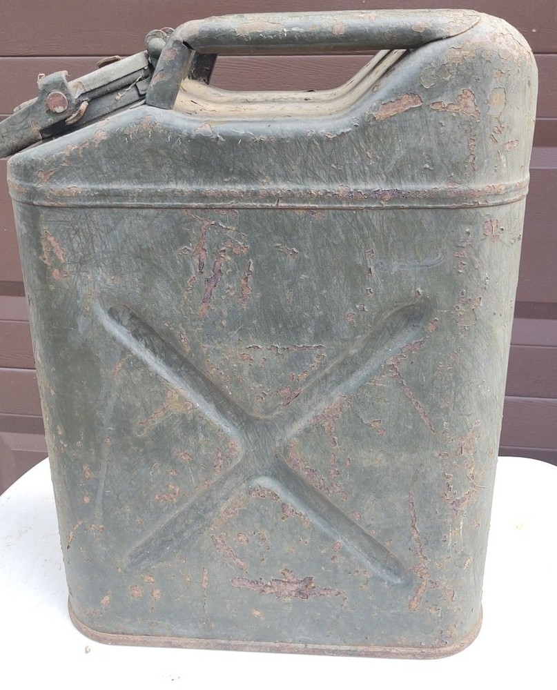 U.S. WW2 VINTAGE WATER CAN CAVALIER 1944