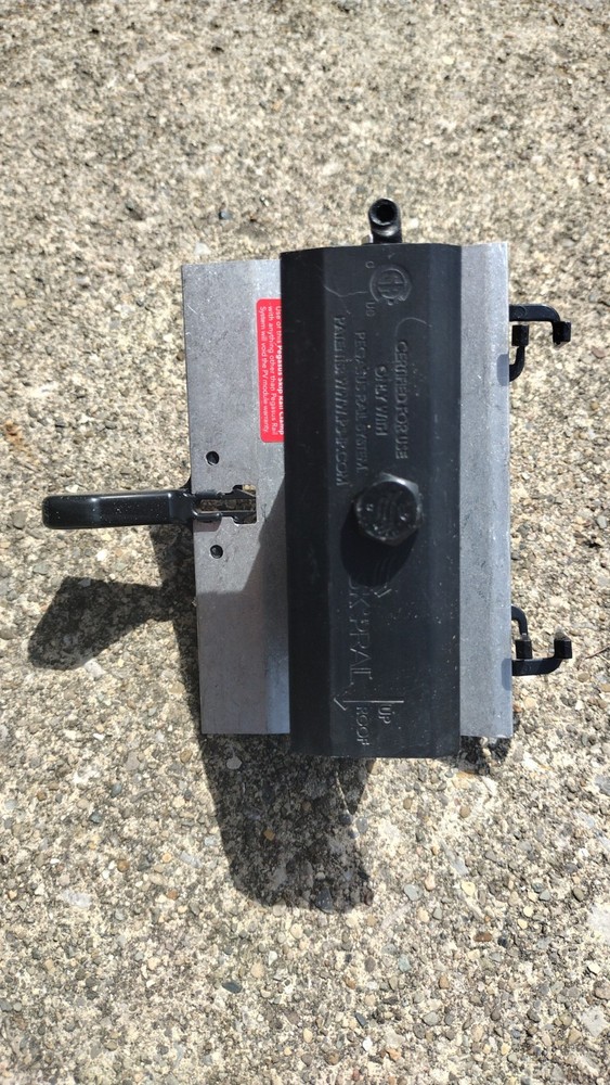 Pegasus Skip Rail Clamp with Kickstand