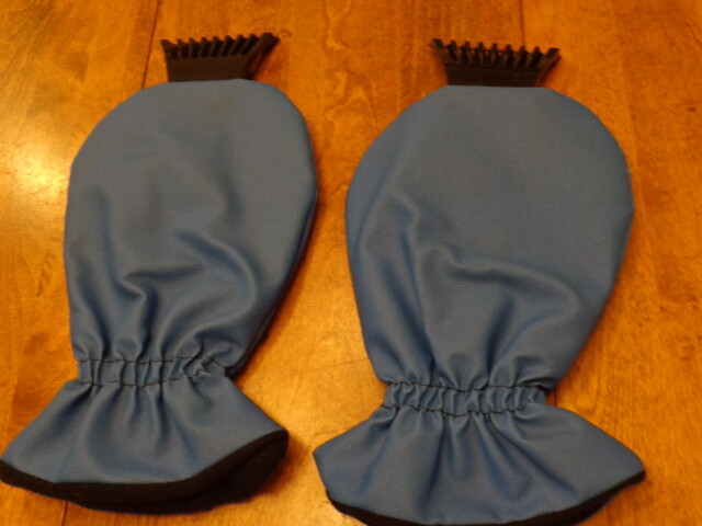 ICE SCRAPER GLOVES LOT OF 2