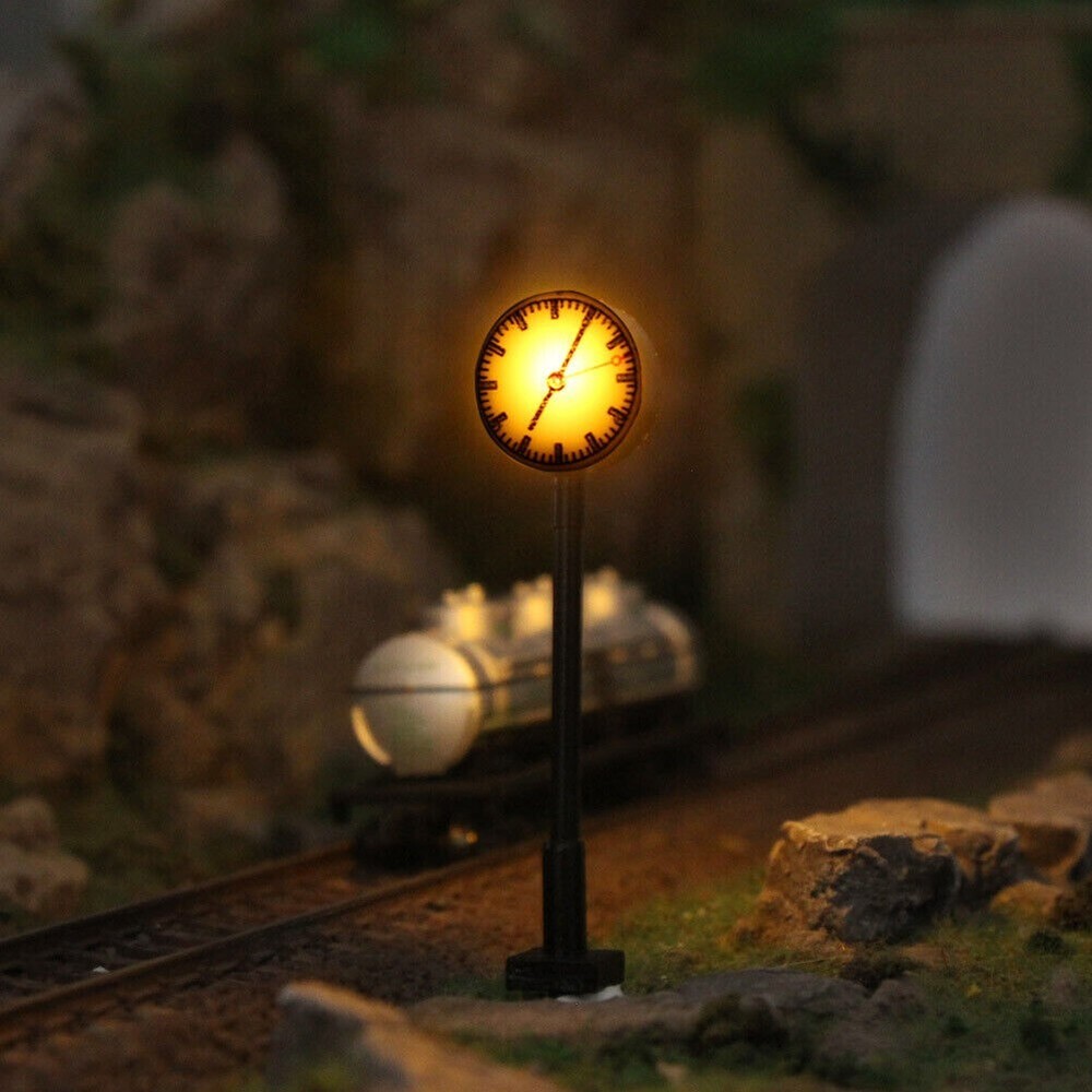 3pcs Platform Clock Lamp Model Railway Light Layout Model Railway HO Scale 1:87